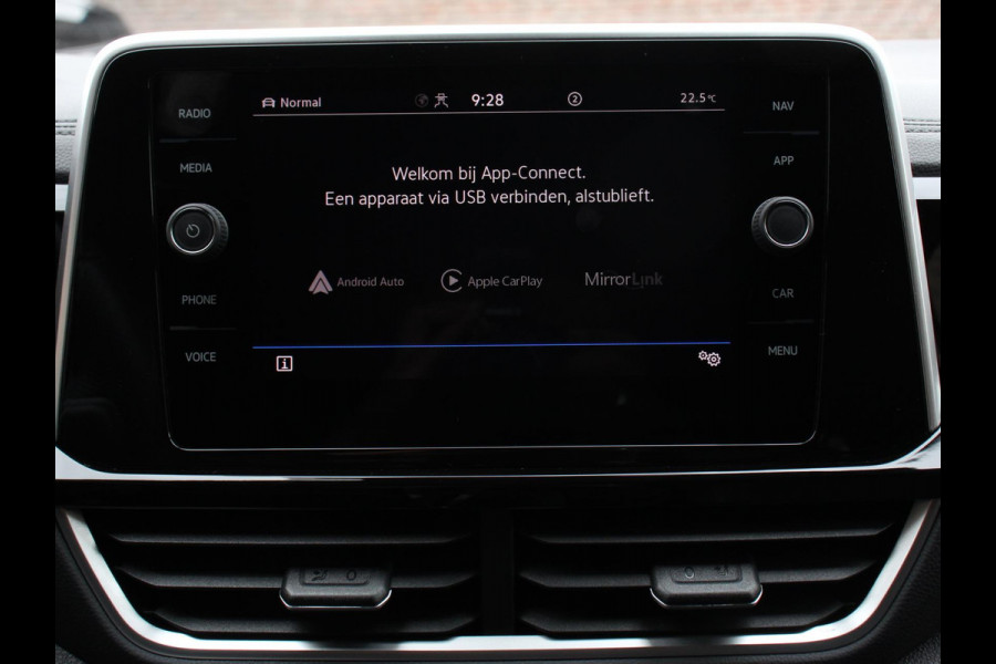 Volkswagen T-Roc 1.0 TSI R-Line Business Airco Navi Carplay PDC VA Massage Full LED Adaptive Cruise Control Ambiente verlichting