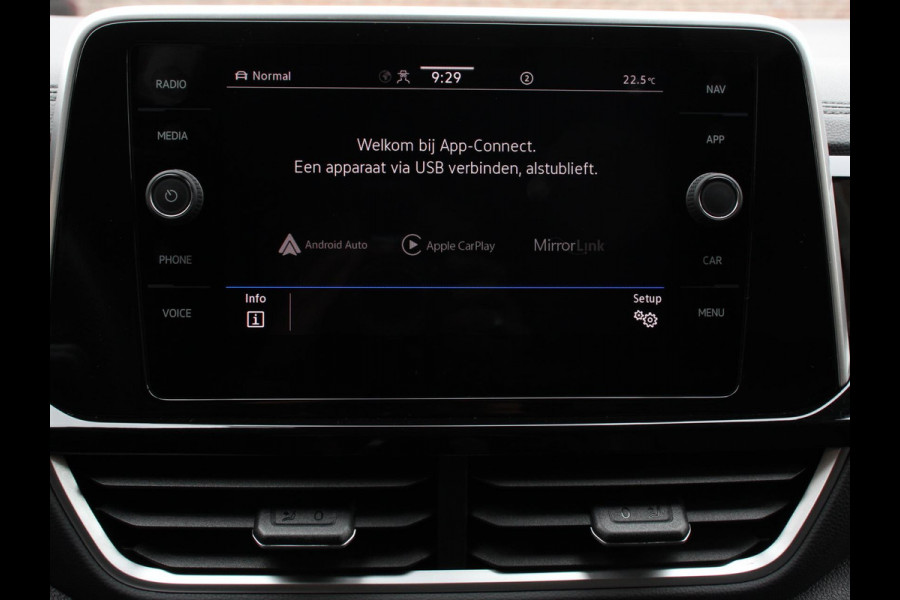 Volkswagen T-Roc 1.0 TSI R-Line Business Airco Navi Carplay PDC VA Massage Full LED Adaptive Cruise Control Ambiente verlichting