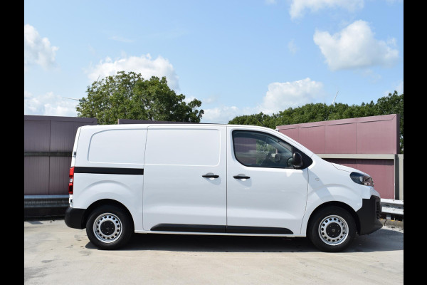 Peugeot e-Expert EV L2 75 kWh | 8 jaar garantie | Apple Carplay | parkeersensoren + camera | navigatie | rijklaarprijs Peugeot e-Expert EV L2 75 kWh | 8 jaar garantie | Apple Carplay | parkeersensoren + camera | navigatie | rijklaarprijs