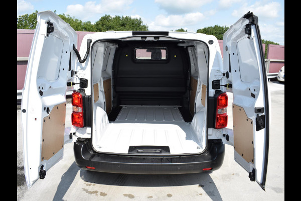 Peugeot e-Expert EV L2 75 kWh | 8 jaar garantie | Apple Carplay | parkeersensoren + camera | navigatie | rijklaarprijs Peugeot e-Expert EV L2 75 kWh | 8 jaar garantie | Apple Carplay | parkeersensoren + camera | navigatie | rijklaarprijs