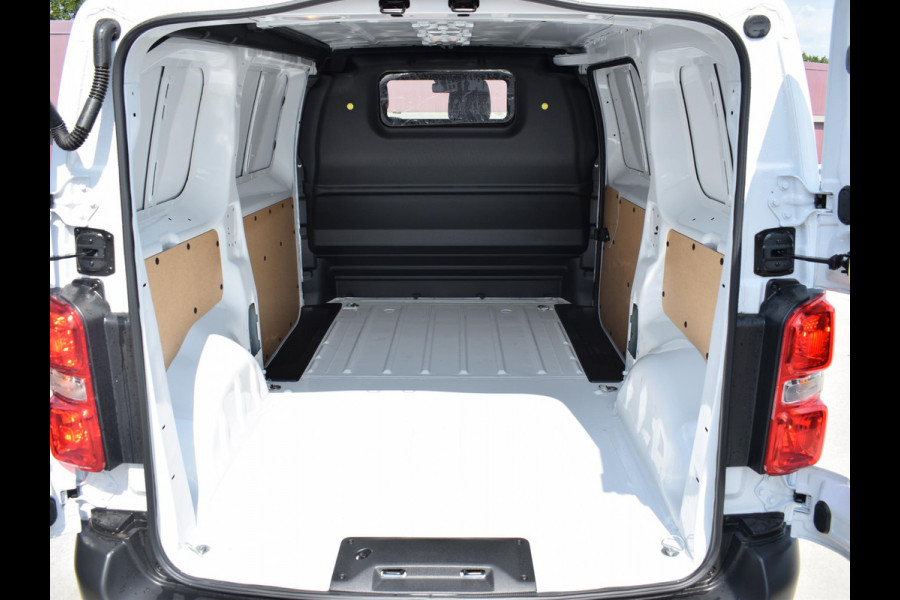 Peugeot e-Expert EV L2 75 kWh | 8 jaar garantie | Apple Carplay | parkeersensoren + camera | navigatie | rijklaarprijs Peugeot e-Expert EV L2 75 kWh | 8 jaar garantie | Apple Carplay | parkeersensoren + camera | navigatie | rijklaarprijs