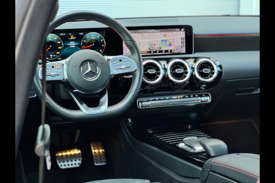Mercedes-Benz A-Klasse 180 Business Solution AMG Pano/Camera