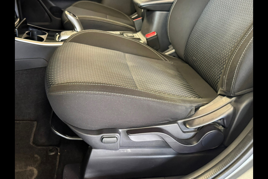 Mitsubishi Outlander 2.4 PHEV Intense 4WD CAMERA CRUISE CONTROL STOELVERWARMING