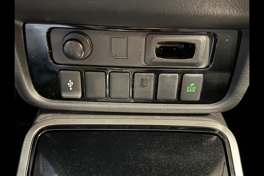 Mitsubishi Outlander 2.4 PHEV Intense 4WD CAMERA CRUISE CONTROL STOELVERWARMING