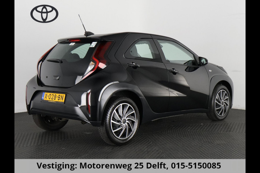 Toyota Aygo X 1.0 VVT-i Play CARPLAY NAVI GARANTIE TOT 10-2033! . ADAPTIEVE CRUISE CONTROL . ACHTERUITRIJCAMERA .