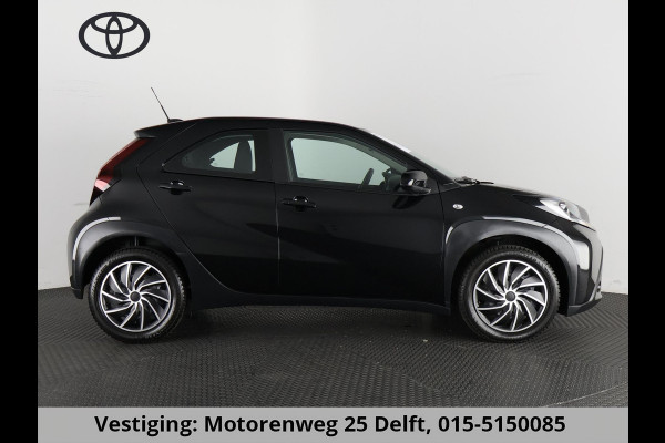 Toyota Aygo X 1.0 VVT-i Play CARPLAY NAVI GARANTIE TOT 10-2033! . ADAPTIEVE CRUISE CONTROL . ACHTERUITRIJCAMERA .