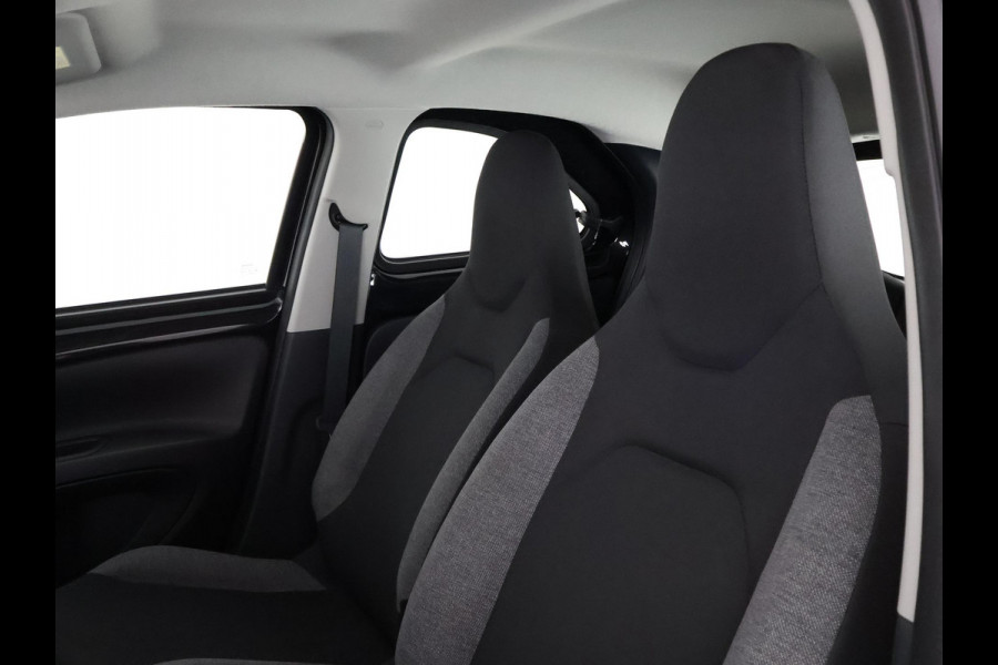 Toyota Aygo X 1.0 VVT-i Play CARPLAY NAVI GARANTIE TOT 10-2033! . ADAPTIEVE CRUISE CONTROL . ACHTERUITRIJCAMERA .