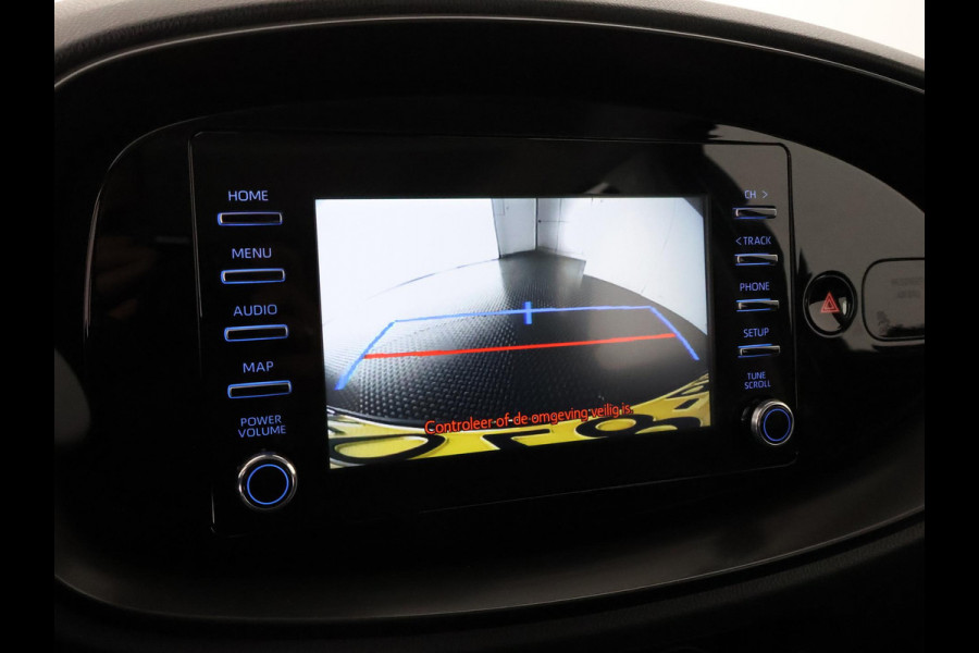 Toyota Aygo X 1.0 VVT-i Play CARPLAY NAVI GARANTIE TOT 10-2033! . ADAPTIEVE CRUISE CONTROL . ACHTERUITRIJCAMERA .