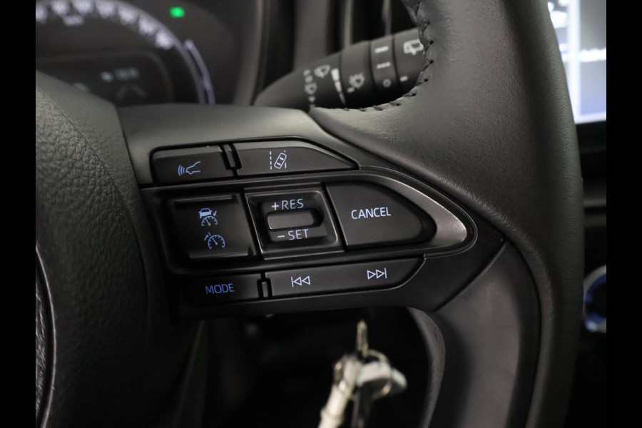 Toyota Aygo X 1.0 VVT-i Play CARPLAY NAVI GARANTIE TOT 10-2033! . ADAPTIEVE CRUISE CONTROL . ACHTERUITRIJCAMERA .