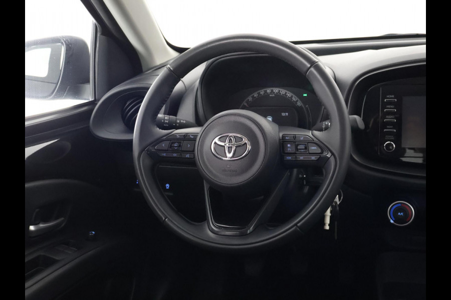 Toyota Aygo X 1.0 VVT-i Play CARPLAY NAVI GARANTIE TOT 10-2033! . ADAPTIEVE CRUISE CONTROL . ACHTERUITRIJCAMERA .