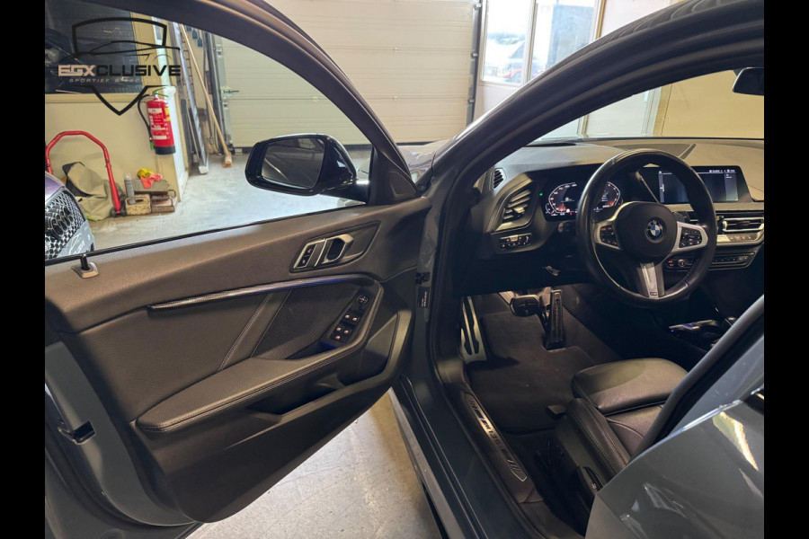 BMW 1-serie M135i xDrive Business Edition Plus PANO | ACC | LANEASSIST | BLINDSPOT | BOMVOL!