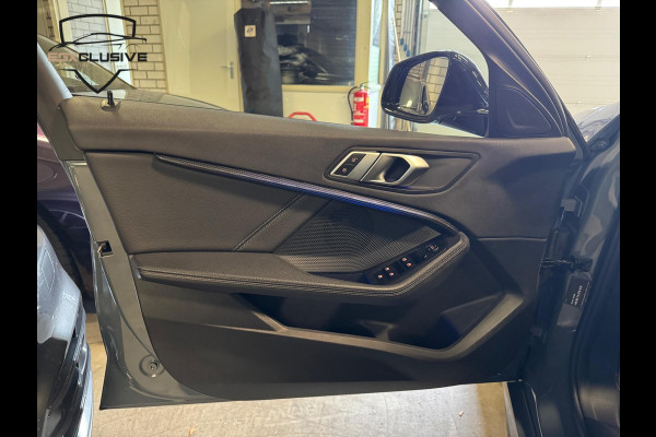 BMW 1-serie M135i xDrive Business Edition Plus PANO | ACC | LANEASSIST | BLINDSPOT | BOMVOL!