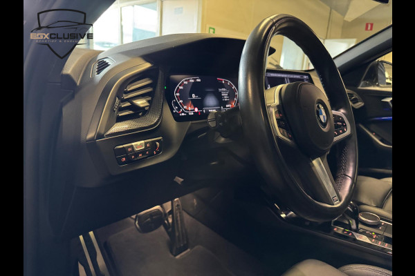 BMW 1-serie M135i xDrive Business Edition Plus PANO | ACC | LANEASSIST | BLINDSPOT | BOMVOL!