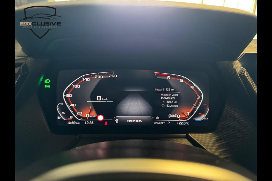 BMW 1-serie M135i xDrive Business Edition Plus PANO | ACC | LANEASSIST | BLINDSPOT | BOMVOL!