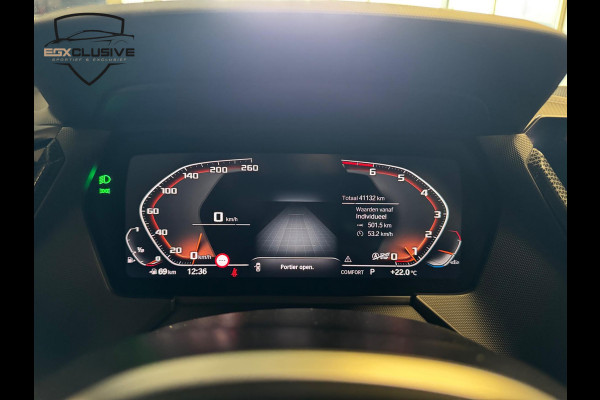 BMW 1-serie M135i xDrive Business Edition Plus PANO | ACC | LANEASSIST | BLINDSPOT | BOMVOL!