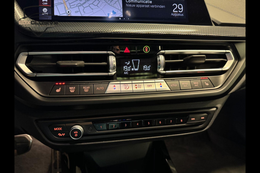 BMW 1-serie M135i xDrive Business Edition Plus PANO | ACC | LANEASSIST | BLINDSPOT | BOMVOL!