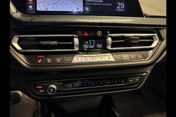 BMW 1-serie M135i xDrive Business Edition Plus PANO | ACC | LANEASSIST | BLINDSPOT | BOMVOL!