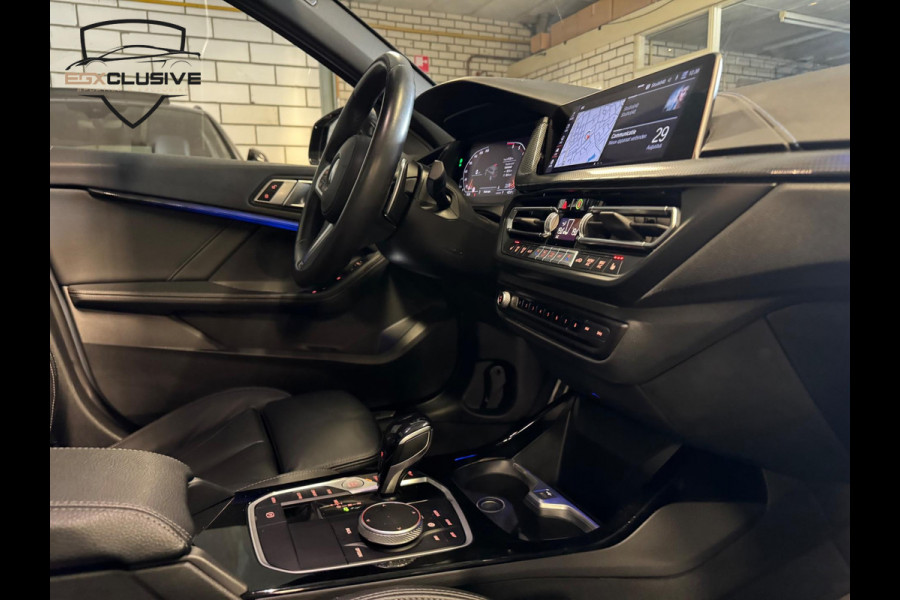 BMW 1-serie M135i xDrive Business Edition Plus PANO | ACC | LANEASSIST | BLINDSPOT | BOMVOL!