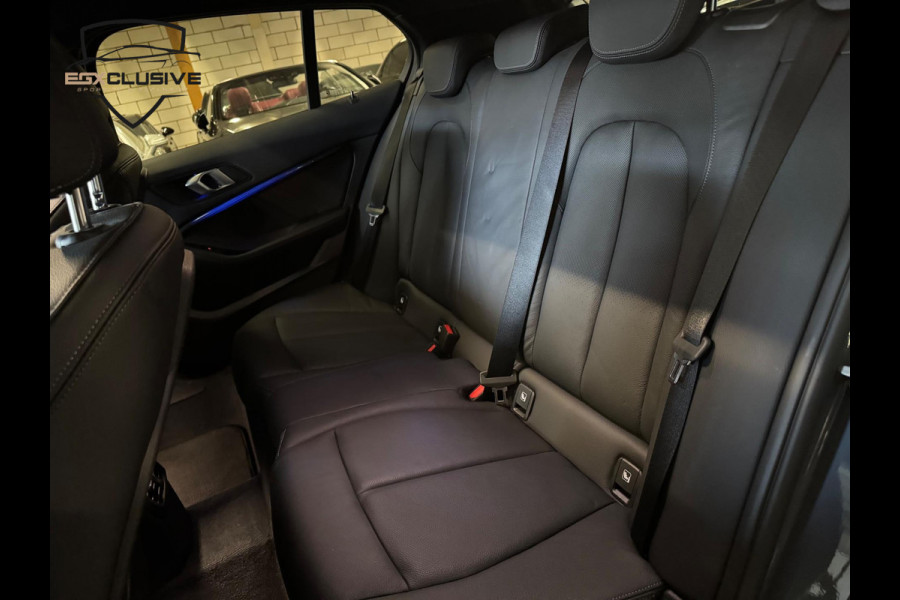 BMW 1-serie M135i xDrive Business Edition Plus PANO | ACC | LANEASSIST | BLINDSPOT | BOMVOL!