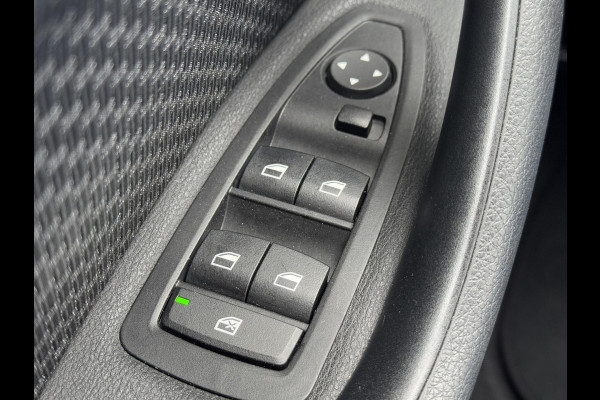 BMW X1 sDrive18i Executive Edition 2e Eigenaar,Navi,Clima,Cruise,PDC,Trekhaak,Head Up Display,Weinig KM,Dealer Onderhouden,N.A.P,Nieuwe Apk bij Aflevering