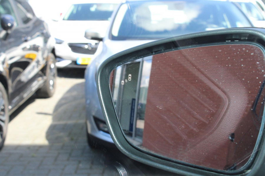 Ford Kuga 2.5 PHEV ST-Line | Panoramadak | Winter Pack | Adaptive cruise control | Dodehoeksensoren | Head up Display | Adaptive LED | 1.500 kg geremd trekgewicht