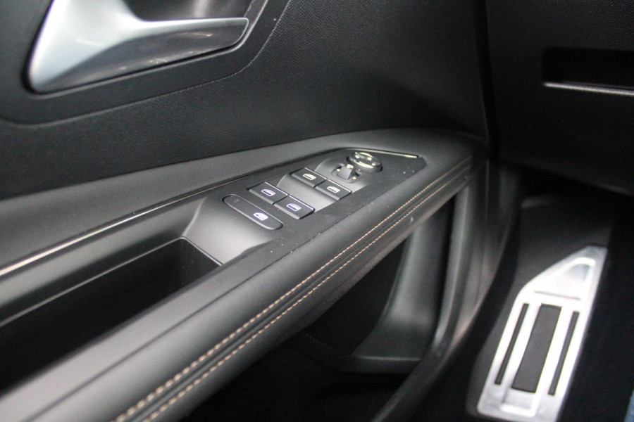 Peugeot 3008 1.6 HYbrid4 300PK GT 4WD | PANORAMISCH SCHUIF/KANTEL DAK | 19" LICHTMETALEN VELGEN "BLACK PACK" | DODEHOEK DETECTIE | NAVIGATIE | APPLE CARPLAY/ANDROID AUTO | ADAPTIVE CRUISE CONTROL | ACHTERUITRIJ CAMERA | PARKEERSENSOREN VOOR EN ACHTER | FULL LED KOPLAMPEN | CLIMATE CONTROL | DAB+ RADIO |