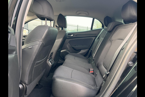 Renault Mégane 1.5 dCi Eco2 Limited Navi,Clima,Cruise,PDC V+A,Lmv,6 Bak,Dealer Onderhouden,N.A.P,Weinig Km,110Pk,Nieuwe Apk bij Aflevering