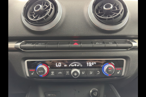 Audi A3 Limousine 35 TFSI CoD Advance Sport S-Line-Sportpack (INCL-BTW) Aut.*DIGI-COCKPIT | LEATHER-FABRIC | FULL-LED | HEATED-SPORTSEATS | AUDI-SOUND | DAB+ | NAVI-FULLMAP | ECC | PRIVACY-GLASS | PDC | CRUISE | 18''ALU*