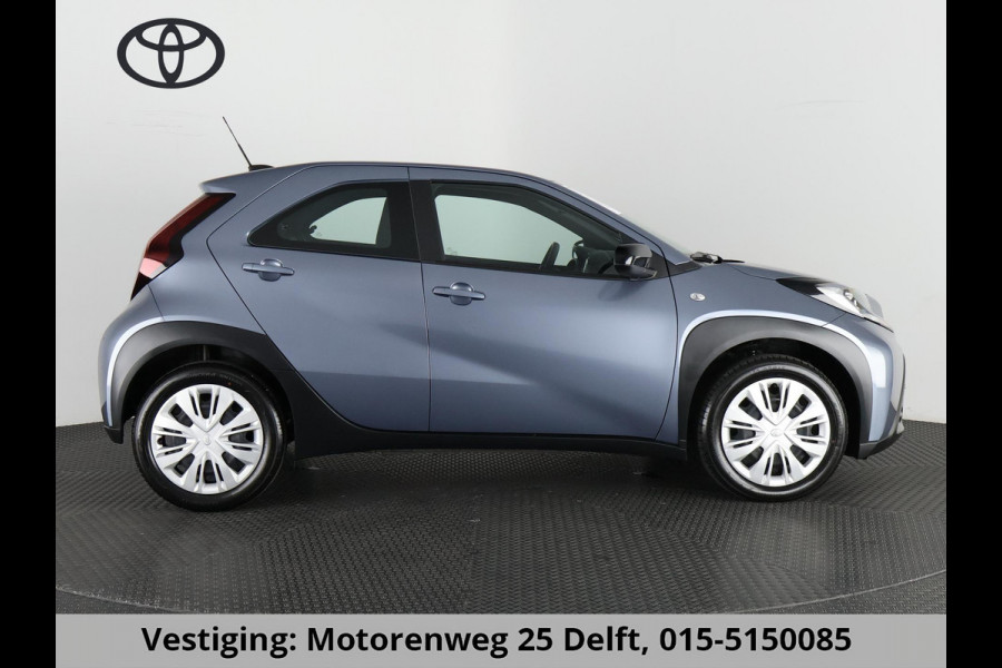 Toyota Aygo X 1.0 VVT-i MT PLAY CARPLAY NAVI GARANTIE 8-2034! AIRCO. 13.000 KM. ADAPTIEVE CRUISE.1e EIG.ALS NIEUW !