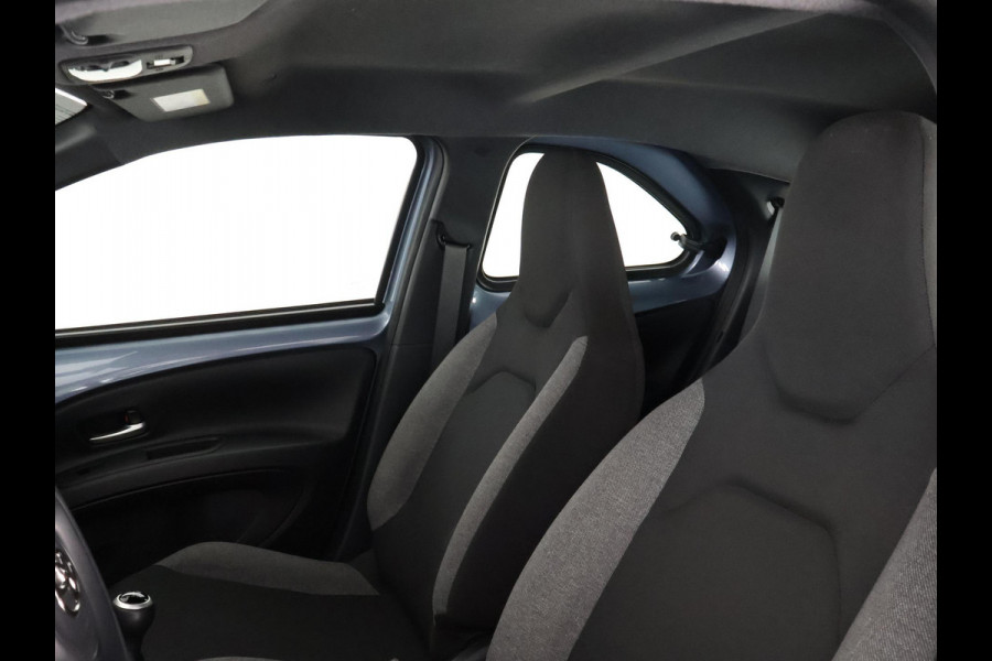 Toyota Aygo X 1.0 VVT-i MT PLAY CARPLAY NAVI GARANTIE 8-2034! AIRCO. 13.000 KM. ADAPTIEVE CRUISE.1e EIG.ALS NIEUW !