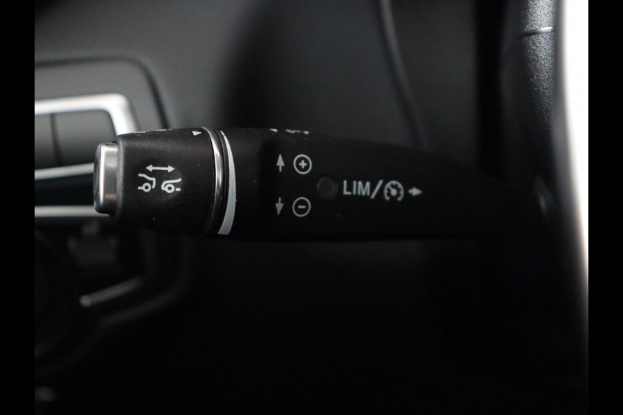 Mercedes-Benz GLC 250 4Matic AMG Night | Panoramadak | Adaptive cruise | 360 Camera | Leder/Alcantara | Stoelverwarming | Navigatie | Full LED | Park Assist