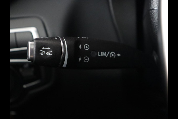 Mercedes-Benz GLC 250 4Matic AMG Night | Panoramadak | Adaptive cruise | 360 Camera | Leder/Alcantara | Stoelverwarming | Navigatie | Full LED | Park Assist
