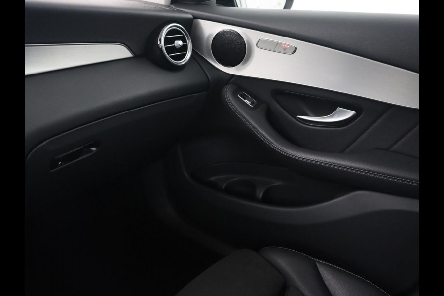 Mercedes-Benz GLC 250 4Matic AMG Night | Panoramadak | Adaptive cruise | 360 Camera | Leder/Alcantara | Stoelverwarming | Navigatie | Full LED | Park Assist