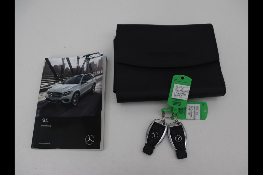Mercedes-Benz GLC 250 4Matic AMG Night | Panoramadak | Adaptive cruise | 360 Camera | Leder/Alcantara | Stoelverwarming | Navigatie | Full LED | Park Assist