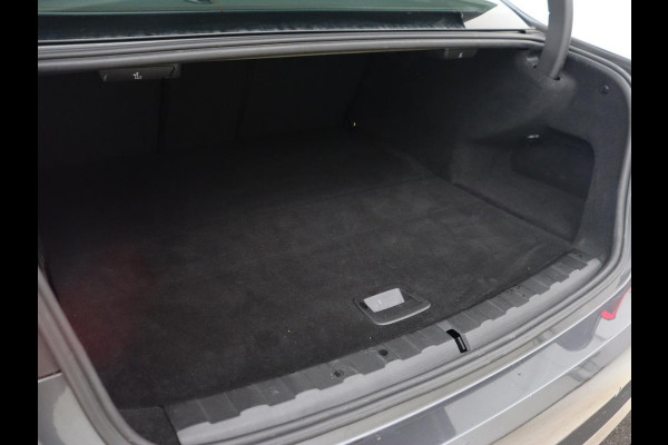 BMW 3-serie 320e Advantage | Leder | Sportstoelen | Stoelverwarming | Camera | Live Cockpit | Carplay | Navigatie | Full LED | Park Assist | PHEV | Plug In