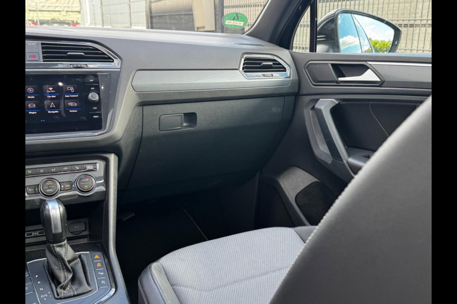 Volkswagen Tiguan 1.5 TSI HIGHLINE R-LINE PANORAMADAK 360 CAMERA CARPLAY VIRTUAL NAP NEDERLANDSE AUTO VOL LEDER LED