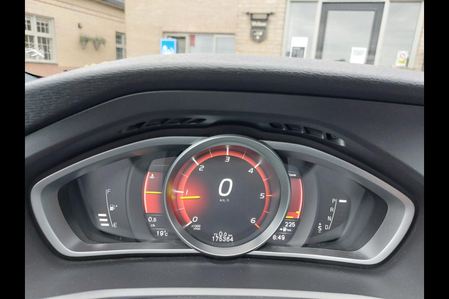 Volvo V40 2.0 D2 R-Design | Trekhaak | Leder | LED | All-in prijs