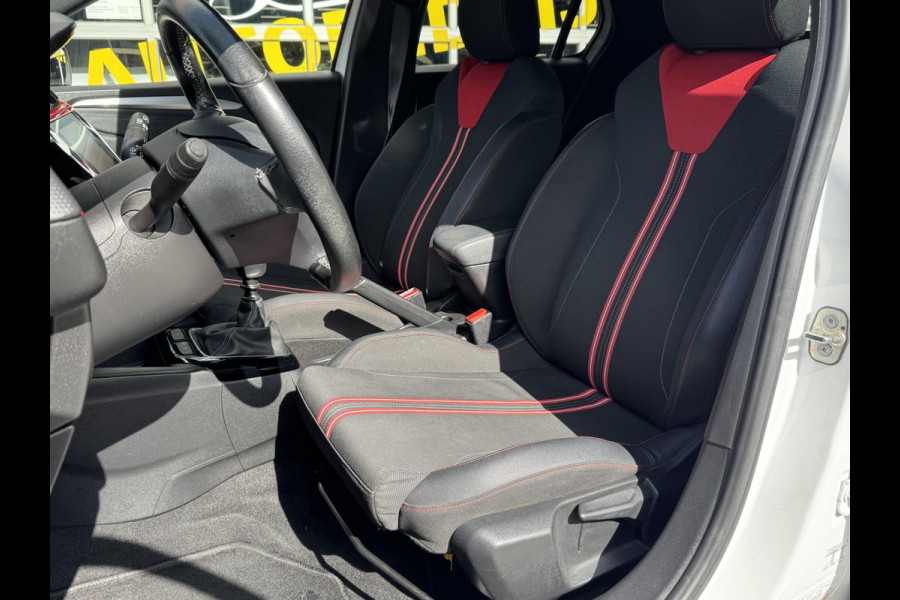 Opel Corsa 1.2 GS Line - Apple CarPlay I Airco I PDC/Achteruitrij camera I Sport interieur & Velgen I Dealer onderhouden