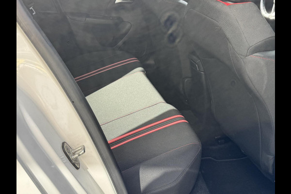 Opel Corsa 1.2 GS Line - Apple CarPlay I Airco I PDC/Achteruitrij camera I Sport interieur & Velgen I Dealer onderhouden