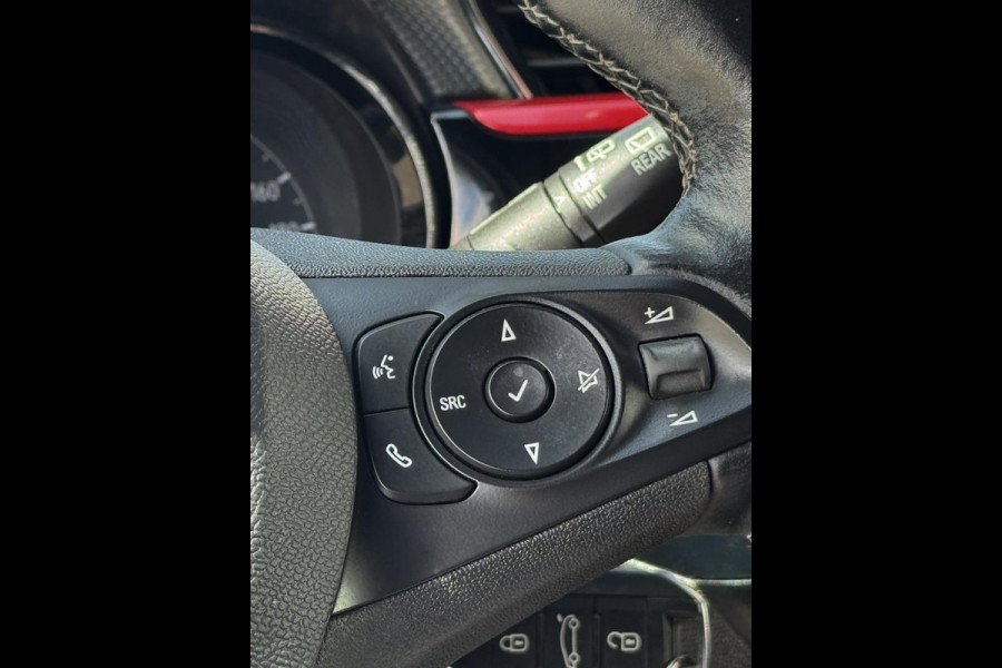 Opel Corsa 1.2 GS Line - Apple CarPlay I Airco I PDC/Achteruitrij camera I Sport interieur & Velgen I Dealer onderhouden