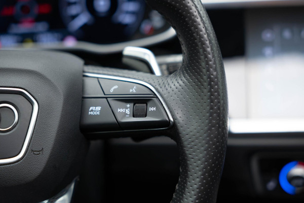 Audi RSQ3 TFSI quattro |Pano|B&O|Dodehoek|Camera|Ambient|Elek. stoelen|