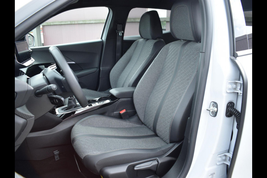 Peugeot 2008 1.2 PureTech 100 Allure NAVI & CARPLAY | CAMERA MET SENSOREN | E.C.C. |
