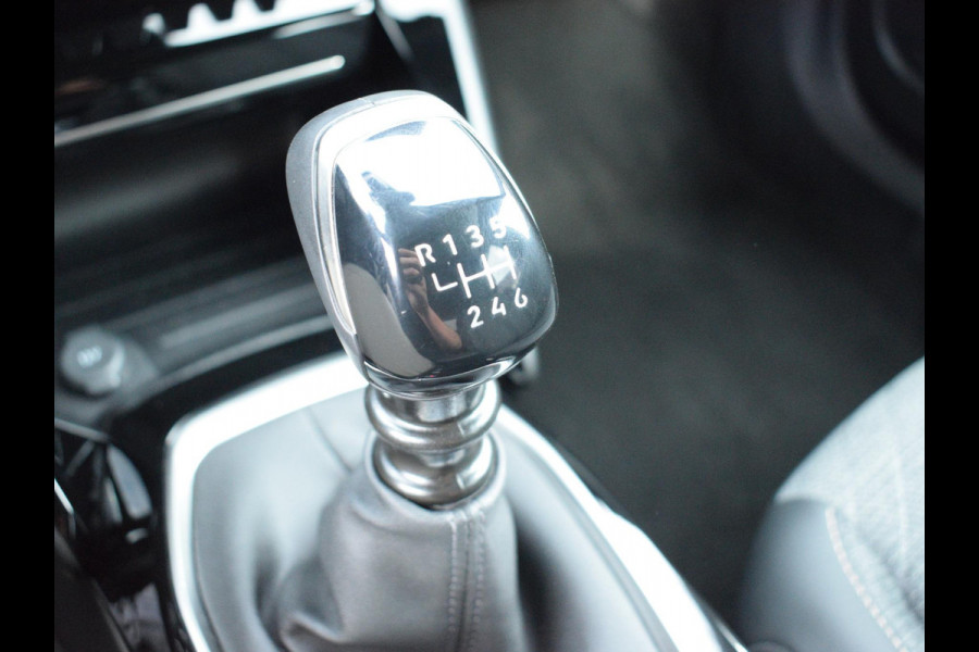 Peugeot 2008 1.2 PureTech 100 Allure NAVI & CARPLAY | CAMERA MET SENSOREN | E.C.C. |