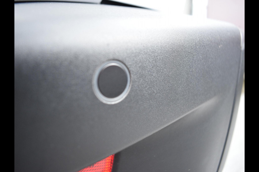 Peugeot 2008 1.2 PureTech 100 Allure NAVI & CARPLAY | CAMERA MET SENSOREN | E.C.C. |
