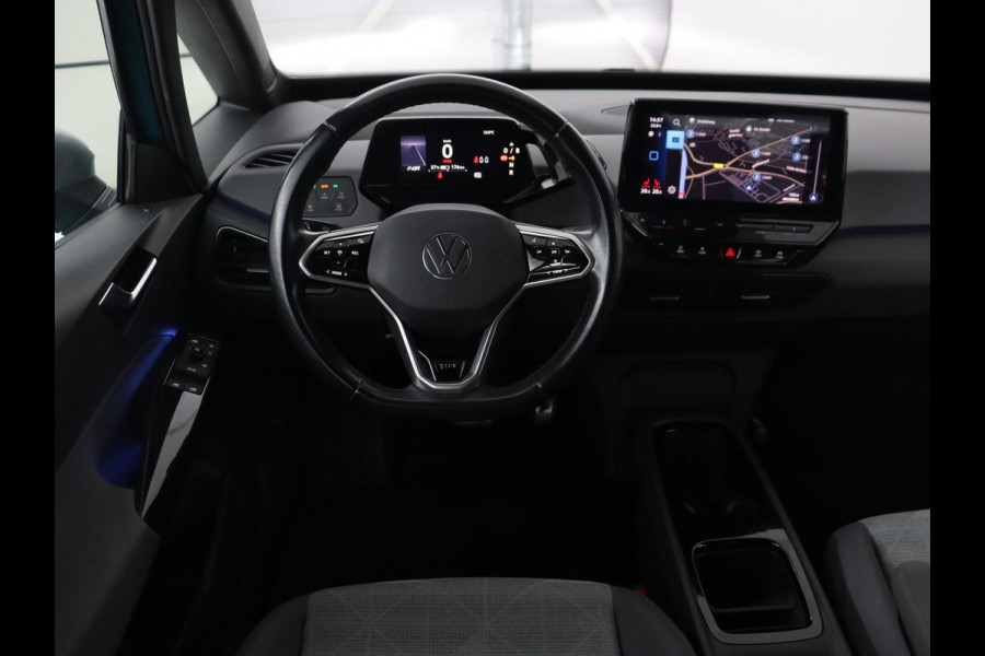 Volkswagen ID.3 First 58 kWh | Stoel & stuurverwarming | Adaptive cruise | Camera | Carplay | Navigatie | Full LED | Parkeerhulp | 18" lichtmetalen velgen