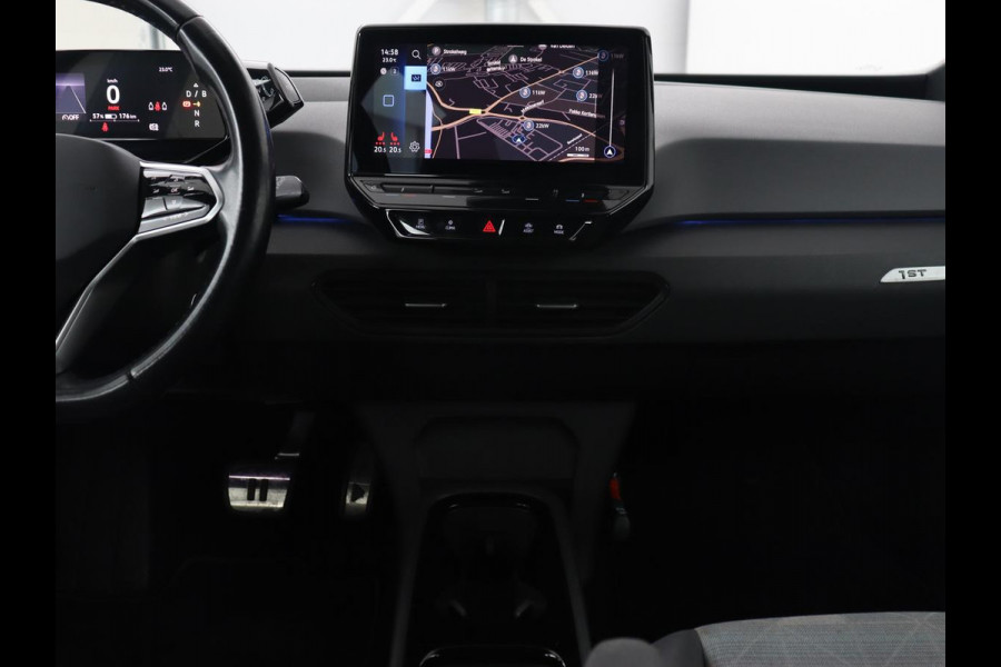 Volkswagen ID.3 First 58 kWh | Stoel & stuurverwarming | Adaptive cruise | Camera | Carplay | Navigatie | Full LED | Parkeerhulp | 18" lichtmetalen velgen