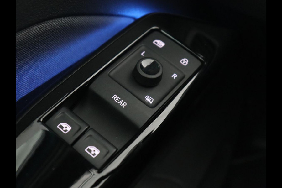 Volkswagen ID.3 First 58 kWh | Stoel & stuurverwarming | Adaptive cruise | Camera | Carplay | Navigatie | Full LED | Parkeerhulp | 18" lichtmetalen velgen