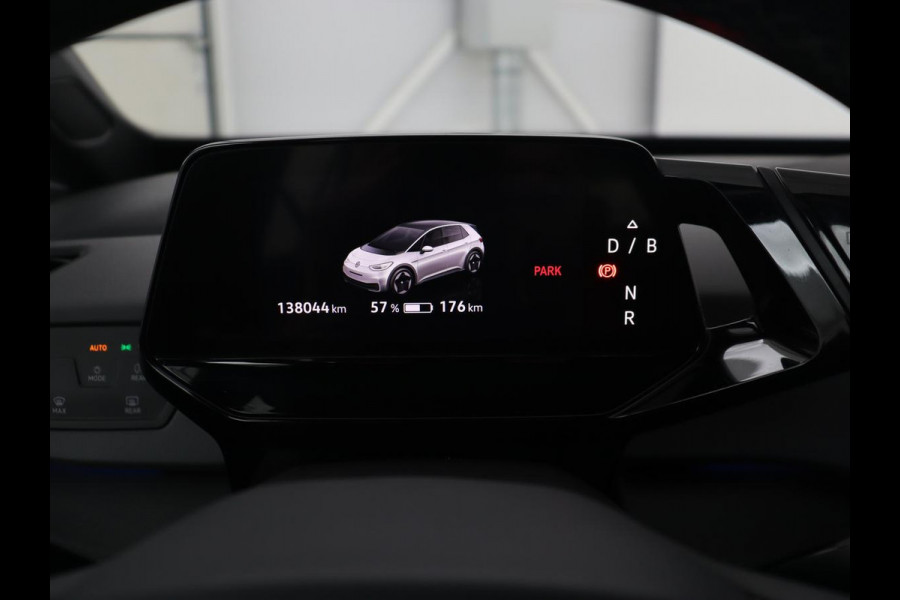 Volkswagen ID.3 First 58 kWh | Stoel & stuurverwarming | Adaptive cruise | Camera | Carplay | Navigatie | Full LED | Parkeerhulp | 18" lichtmetalen velgen