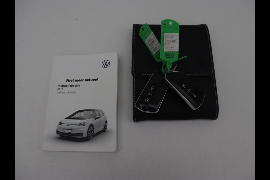 Volkswagen ID.3 First 58 kWh | Stoel & stuurverwarming | Adaptive cruise | Camera | Carplay | Navigatie | Full LED | Parkeerhulp | 18" lichtmetalen velgen