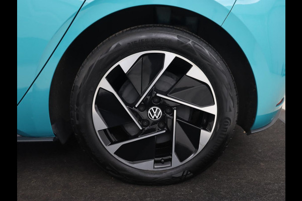 Volkswagen ID.3 First 58 kWh | Stoel & stuurverwarming | Adaptive cruise | Camera | Carplay | Navigatie | Full LED | Parkeerhulp | 18" lichtmetalen velgen